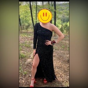 Black sequin dress, Sz 0, some sequins has fallen off but still wearable.